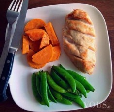 Idealny posiłek redukcyjny! kurczak, marchewka, szparagi