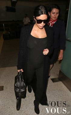 Rozdaje autografy – Zdjęcia Kim Kardashian w ciąży – Czy Kim Kardashian jest w ciąży? – Ki ...