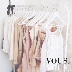 Sukienki w szafie, kolekcja pastelowych sukienek, jakie są wasze ulubione kolory ubrań?