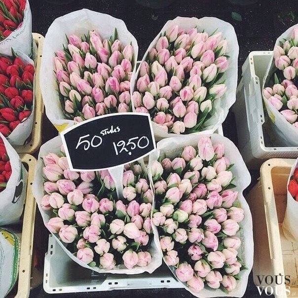 Bukiety z różowych tulipanów. Lubicie dostawać kwiaty? Lepsze róże czy tulipany?