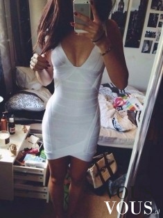 Obcisła biała sukienka na fit ciele