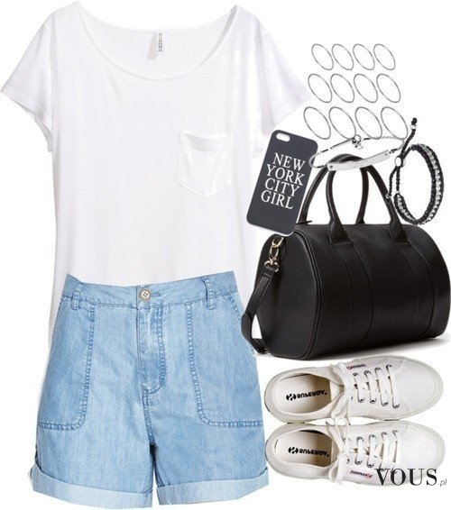 Letnia stylówka: jeansowe, dżinsowe szorty, biała koszulka, białe trampki, elegancka czarna torb ...