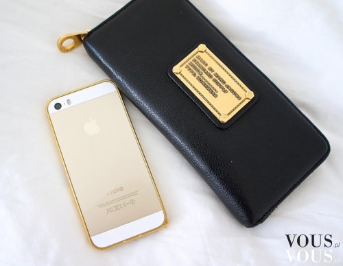 Złoty iPhone i stylowy portfel