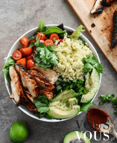 Pożywny zdrowy obiad- kurczak z warzywami