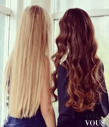 Proste blond czy falowane brąz włosy? Które ładniejsze?