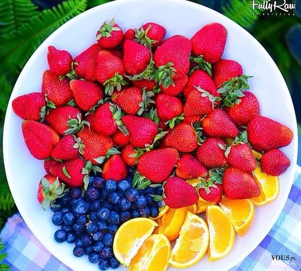 truskawki, jagody i cytrusy, jakie są wasze ulubione owoce, które owoce są mało kaloryczne