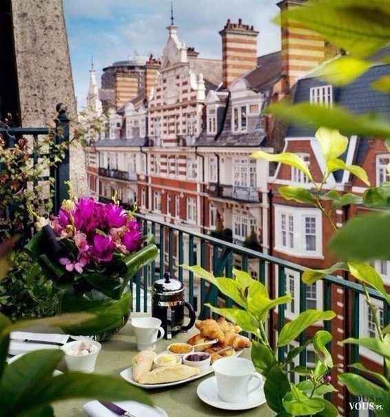śniadanie z pięknym widokiem , kamienice, paryż