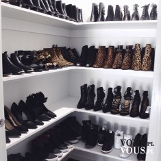 Szafa pełna butów, kolekcja butów, obuwie