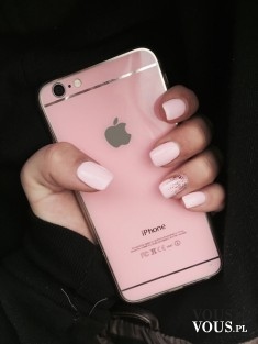 różowy iPhone