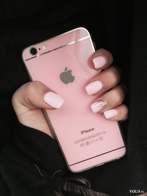 różowy iPhone