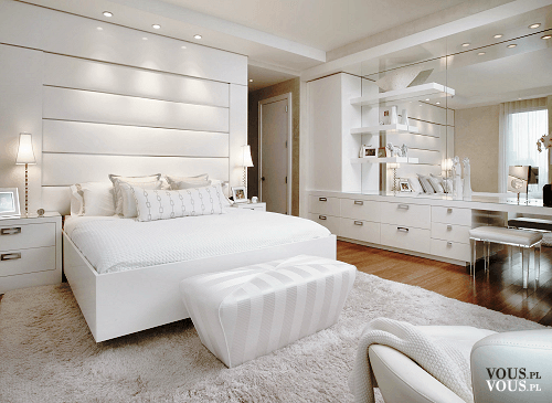 białas sypialnia, jak urządzić sypialnię, duże białe łóżko