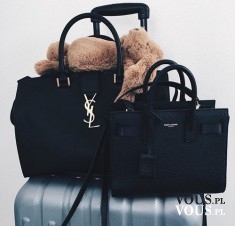 Pojemna, duża torba na ramię i do ręki. Praktyczna i modna torba. Torba Louis Vuitton.