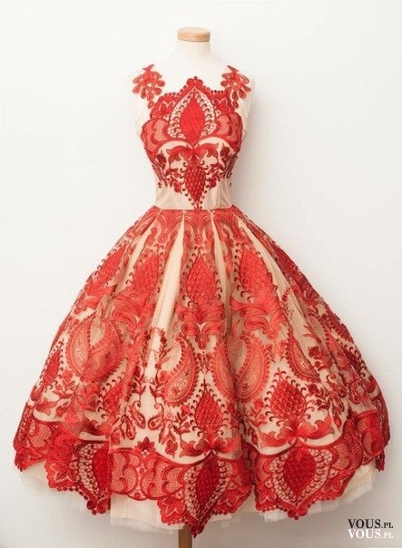 czerwona suknia wieczorowa, sukienka na bal