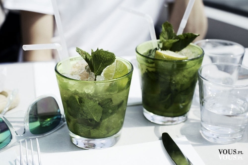 zielony drink z miętą