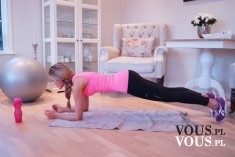 Plank to idealne ćwiczenie, wzmocnienie brzucha, pleców i nóg