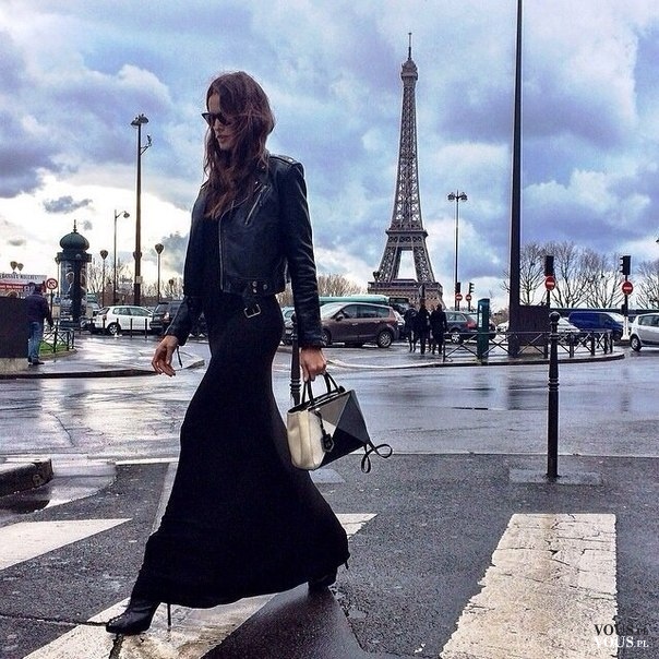 czarna długa sukienka, stylizacja z paryża