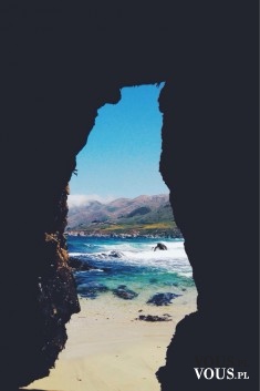 jaskinia na plaży, widok na ocean