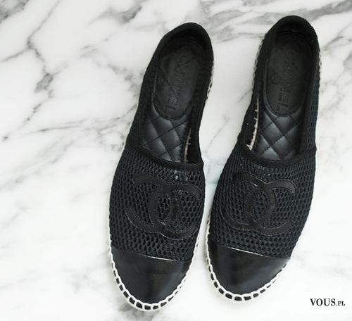 czarne buty od Chanel