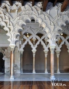 Biało brązowe wnętrze, tureckie pałace.