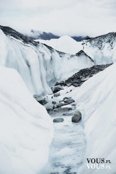 Kraina lodu z czarnymi skałami, najpiękniejsze miejsca na świecie