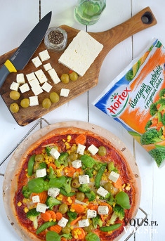 Lekka pizza z warzywami – pełna smaków i kolorów :)
