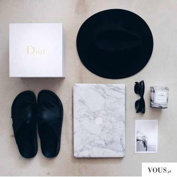 stylowe gadżety, perfumy Dior, MacBook Pro