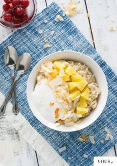 15. Piña Colada Oatmeal Bowl: Take a vacation to a tropical state of mind for breakfast.