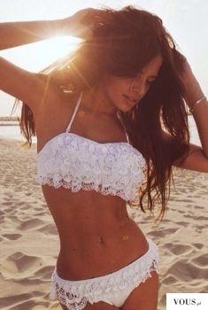 Białe bikini