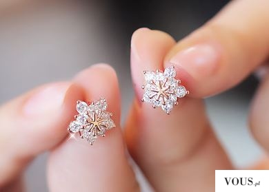 earrings , Does anyone know , where can I find this earrings ? And what is a company ? Does some ...