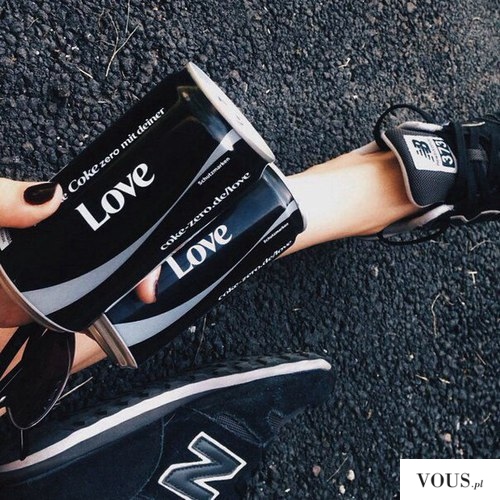 Coca cola coke black czarna z napisem LOVE