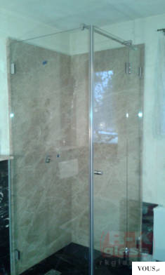 Szklana kabina prysznicowa jest elegancja i łatwa w czyszczeniu.
Źródło: http://www.rkglass.pl/k ...