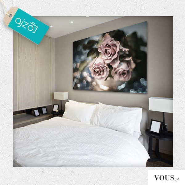 Piękny obraz z różami w kolorze pudrowego różu. Subtelna dekoracja idealna na ścianę w sypialni