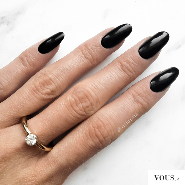 black nails otianna