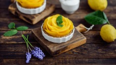 Przepis – Razowe mini tarty cytrynowe z mango – Biuro Napoleona