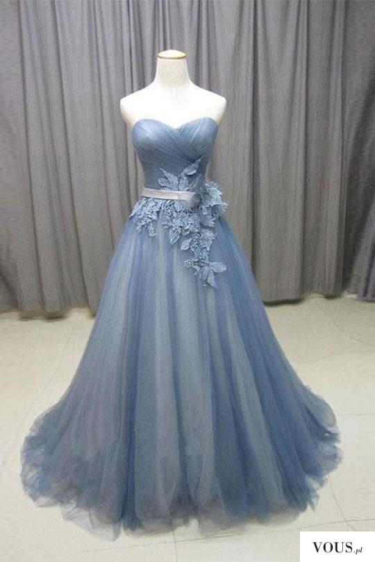 Chic Sweetheart A Line Open Back SweepTrain With Appliques Prom Dress P805