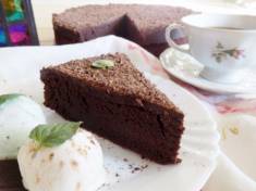 Wilgotne brownie z polewą czekoladową | AleTorcik! – przepisy na pyszne, domowe ciasta, ci ...
