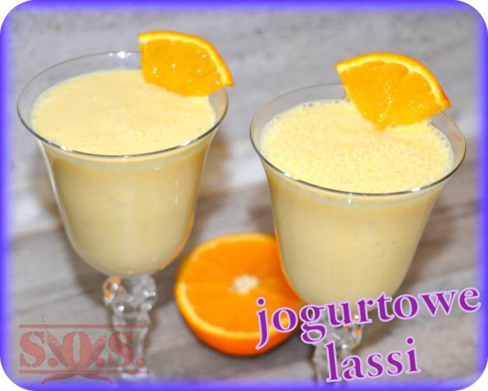 Pomarańczowy napój jogurtowy (lassi) | Blog Kulinarny