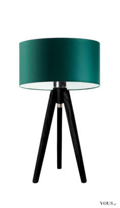 Drewniana lampka stołowa Saba to nowoczesna lampka, która ozdobi i rozpromieni Twoją sypialnię.  ...